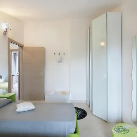 Hillside Comfort In Тавуллия