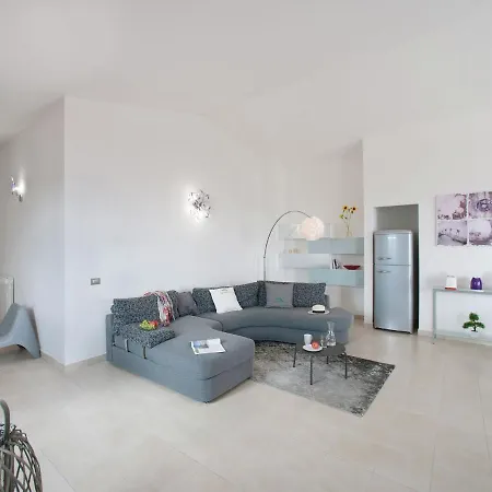 Апартаменты Hillside Comfort In *