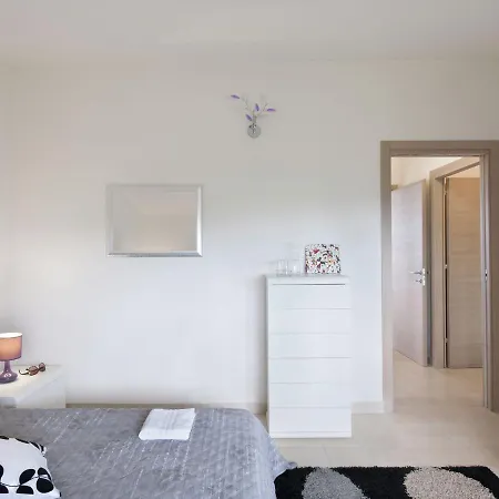 Hillside Comfort In Тавуллия