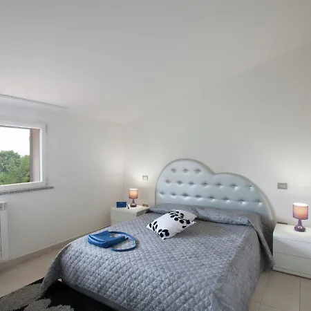 Апартаменты Hillside Comfort In Тавуллия